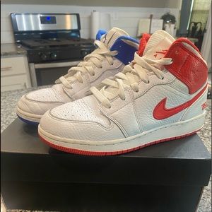 red and blue jordan’s size 6